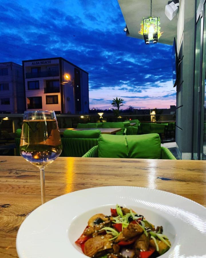 Hotel Dedal Năvodari Kültér fotó