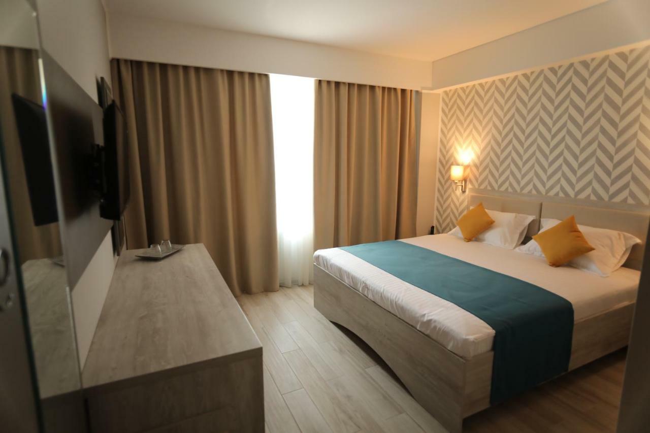 Hotel Dedal Năvodari Kültér fotó
