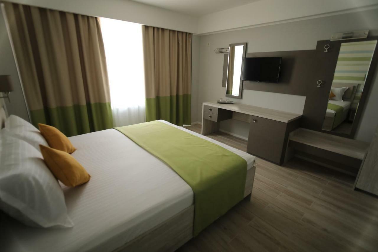 Hotel Dedal Năvodari Kültér fotó
